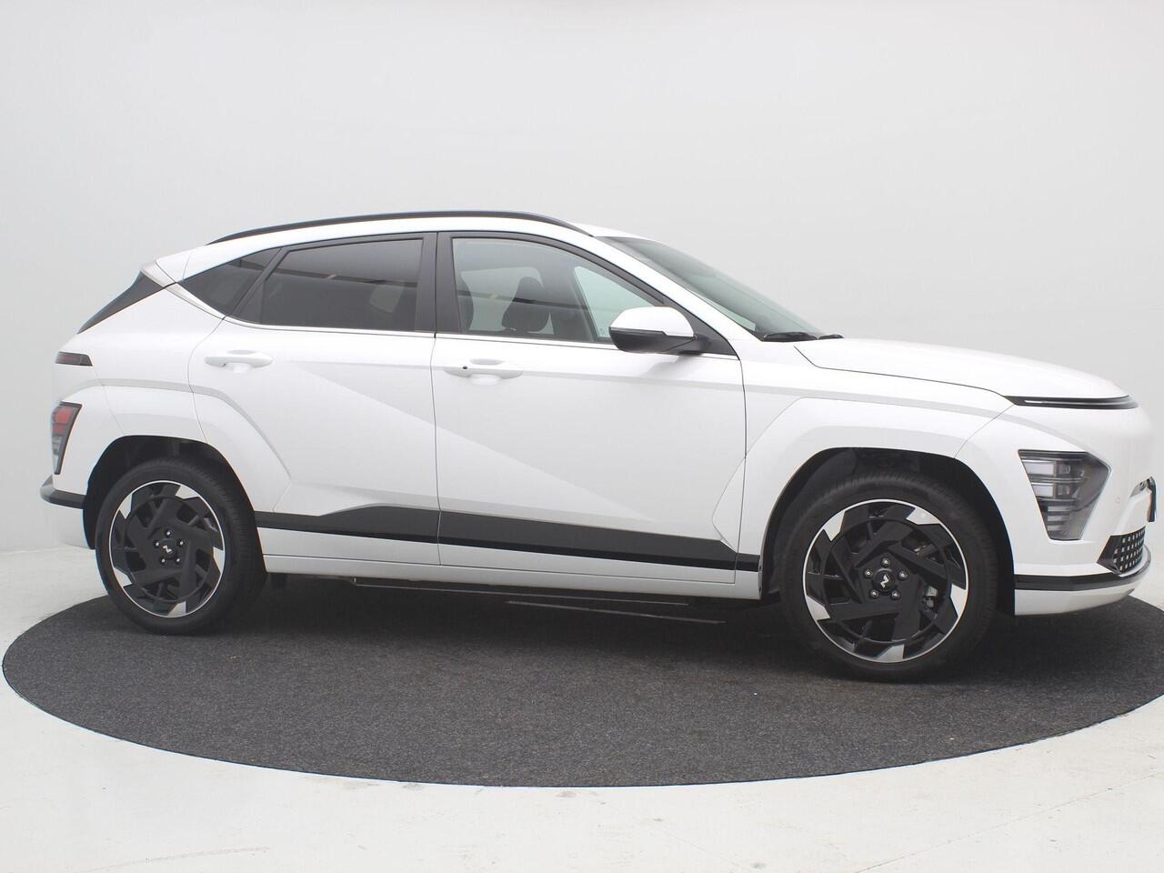 Hyundai Kona Electric Comfort Smart + BCA 48.4 kWh / ¤ 7755,- Voordeel Op Nieuwprijs / Rijklaarprijs / Direct Leverbaar / Navigatie / Blind-Spot Collision-Avoidance Assist / Adaptieve Cruise Control /