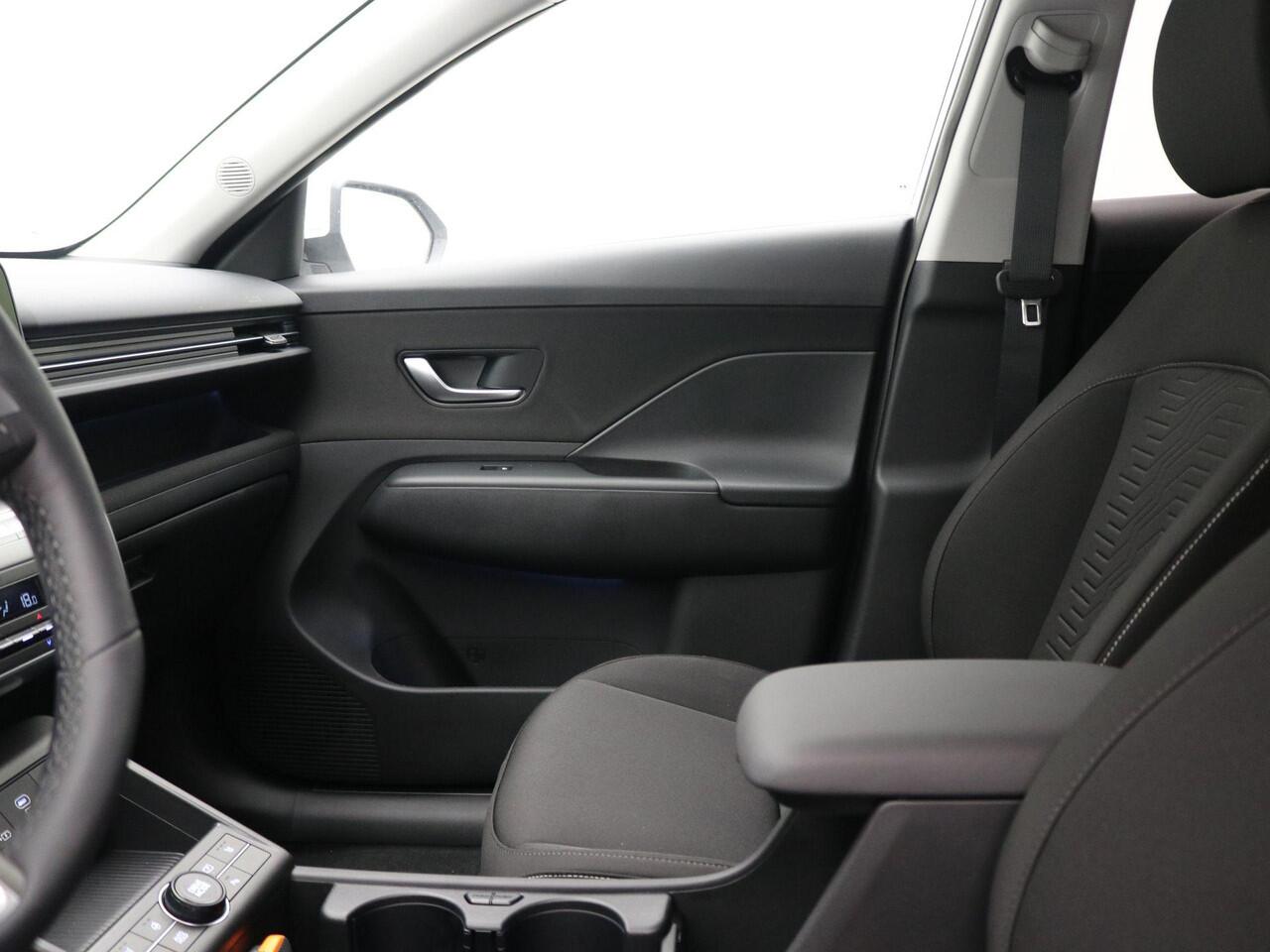 Hyundai Kona Electric Comfort Smart + BCA 48.4 kWh / ¤ 7755,- Voordeel Op Nieuwprijs / Rijklaarprijs / Direct Leverbaar / Navigatie / Blind-Spot Collision-Avoidance Assist / Adaptieve Cruise Control /