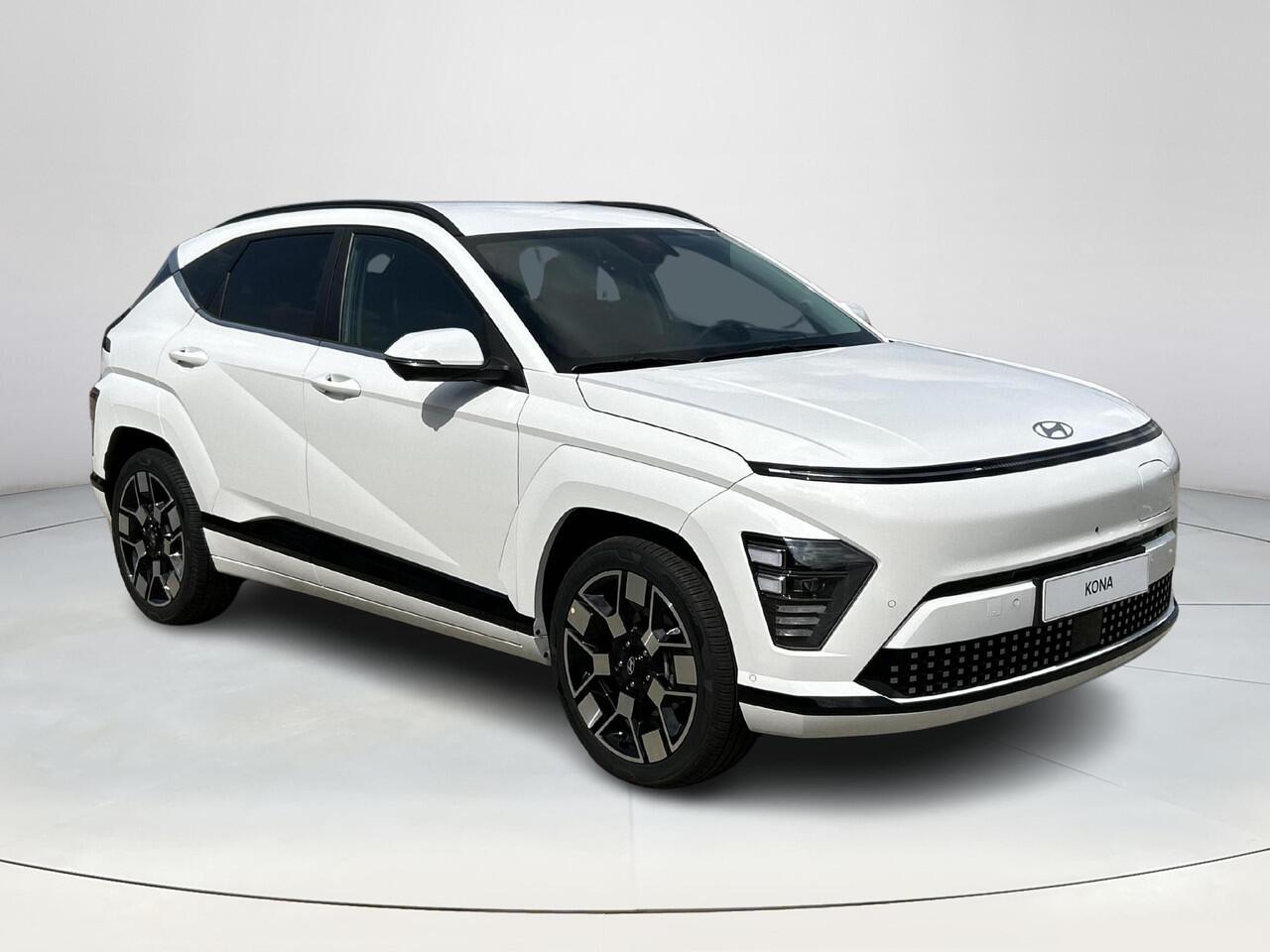 Hyundai Kona Electric Premium 65.4 kWh | 7.500,- korting | Gratis laadstation t.w.v. 589,- | Uit voorraad leverbaar | Adaptieve Cruise Control | Stoelverwarming | Stuurwielverwarming | Stoelventilatie | Lederen bekleding | Geheugenfunctie bestuurdersstoel |