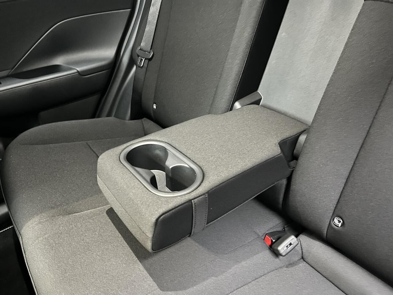 Hyundai Kona Electric Comfort Smart 65.4 kWh |¤3200 KORTING|CAMERA|NAVIGATIE|STOEL/STUURVERWARMING|