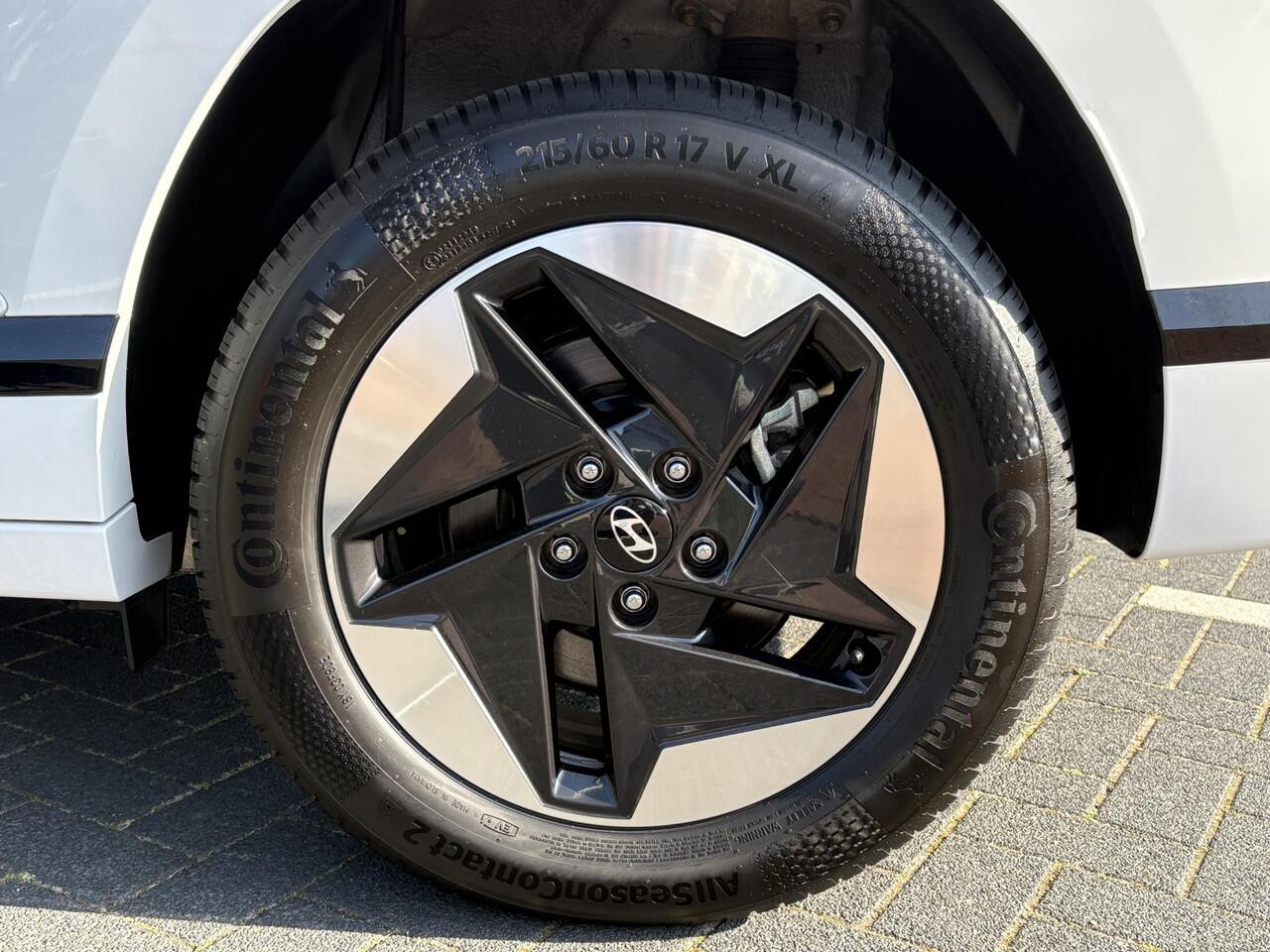 Hyundai Kona Electric Comfort Smart 65.4 kWh |¤3200 KORTING|CAMERA|NAVIGATIE|STOEL/STUURVERWARMING|