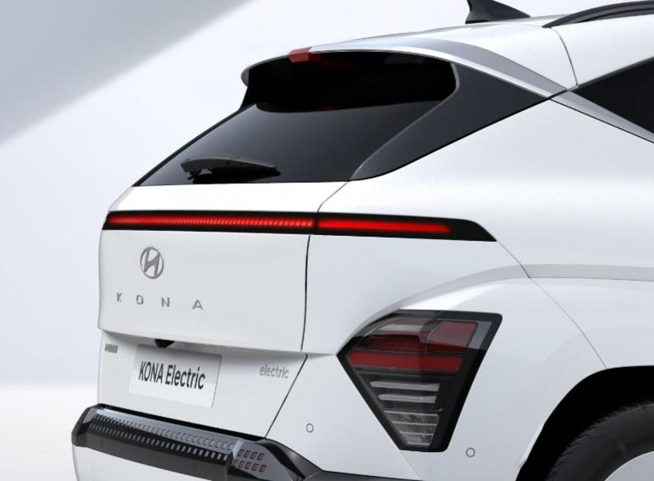 Hyundai Kona Electric Premium 64.8 kWh | 7.500,- korting | Gratis laadstation t.w.v. 589,- | Uit voorraad leverbaar | Apple CarPlay/Android Auto | Cruise Control |