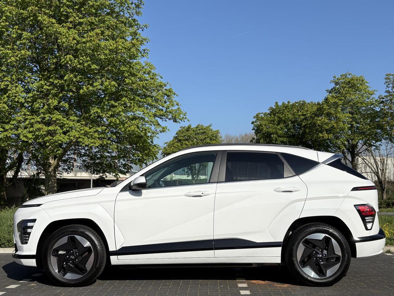 Hyundai Kona Electric Comfort Smart 65.4 kWh |¤5195 KORTING|CAMERA|NAVIGATIE|STOEL/STUURVERWARMING|