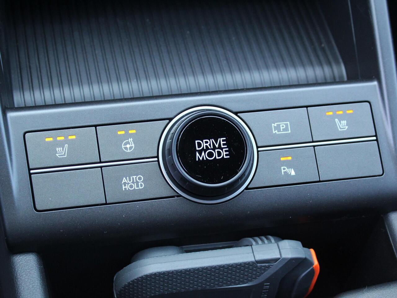 Hyundai Kona Electric N Line Edition 65.4 kWh / Stoel en Stuurverwarming/ Cruise Control / Navigatie / Apple Carplay/Android Auto / Automaat /