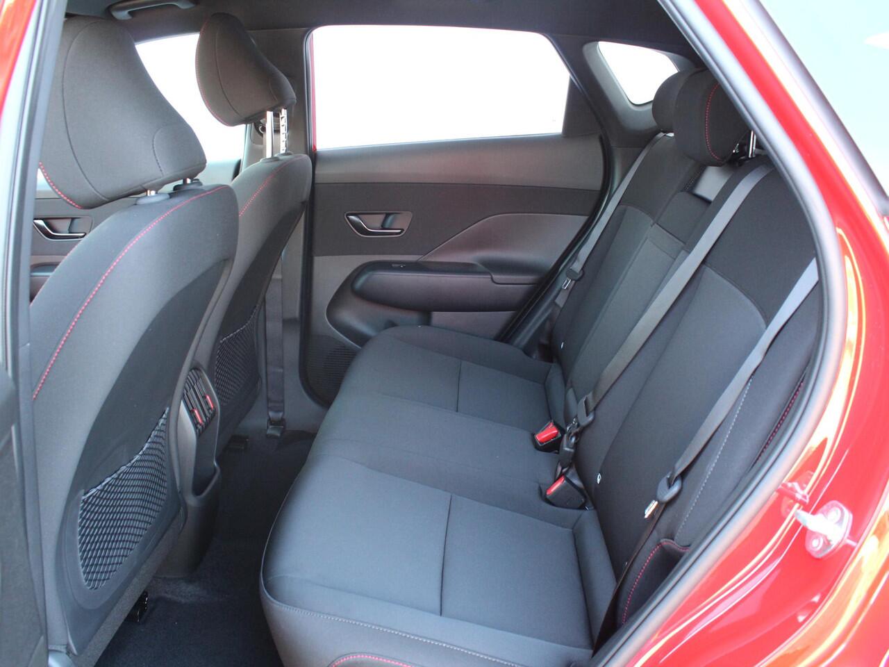 Hyundai Kona Electric N Line Edition 65.4 kWh / Stoel en Stuurverwarming/ Cruise Control / Navigatie / Apple Carplay/Android Auto / Automaat /