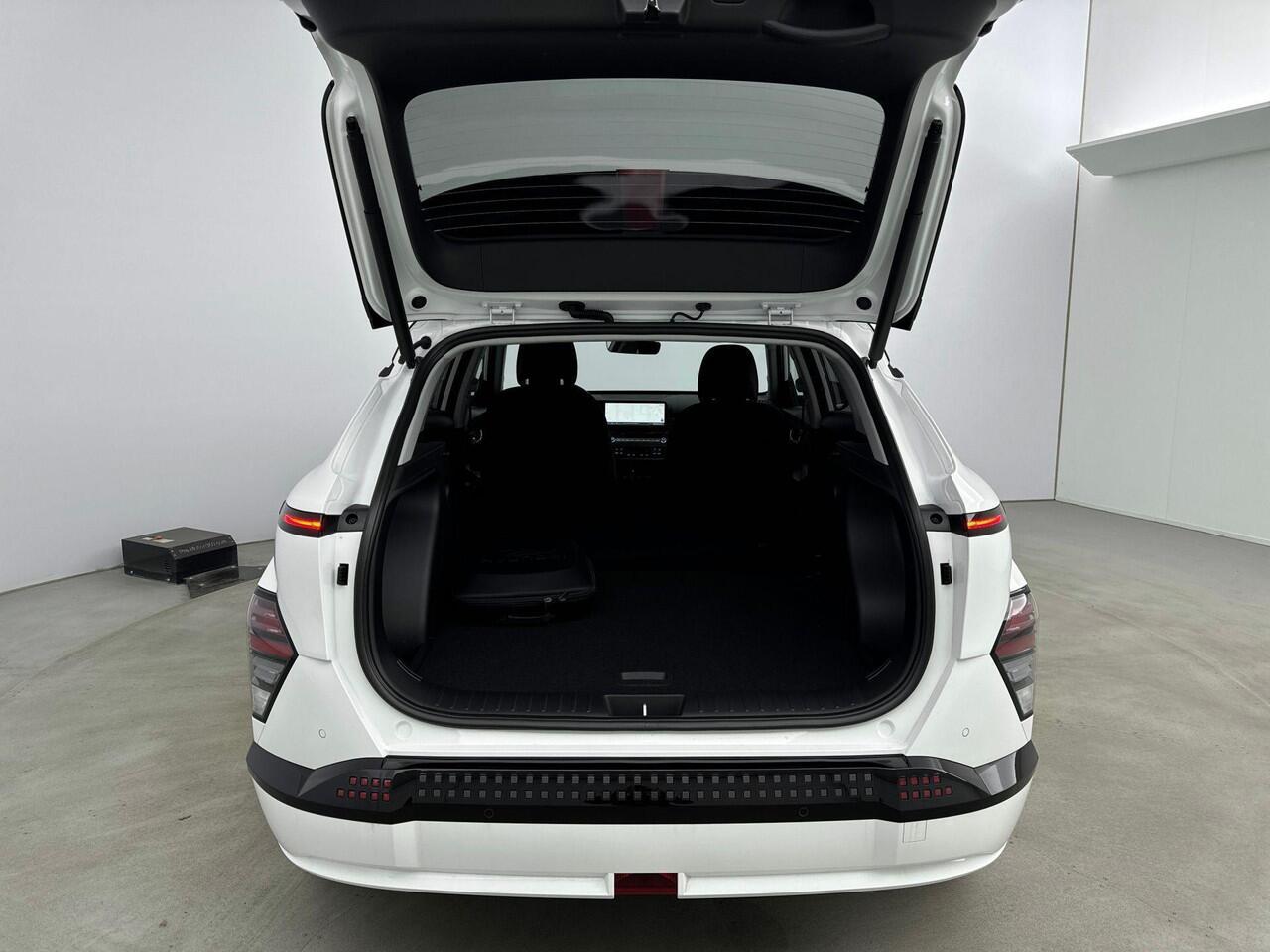 Hyundai Kona Electric Comfort Smart 65.4 kWh | Nieuw, snel leverbaar | ¤ 5.000,- VOORDEEL!