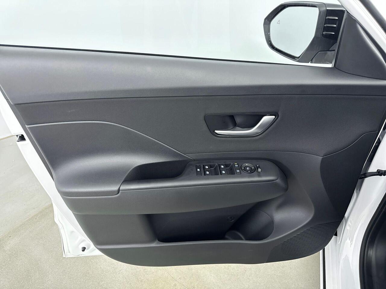 Hyundai Kona Electric Comfort Smart 65.4 kWh | Nieuw, snel leverbaar | ¤ 5.000,- VOORDEEL!