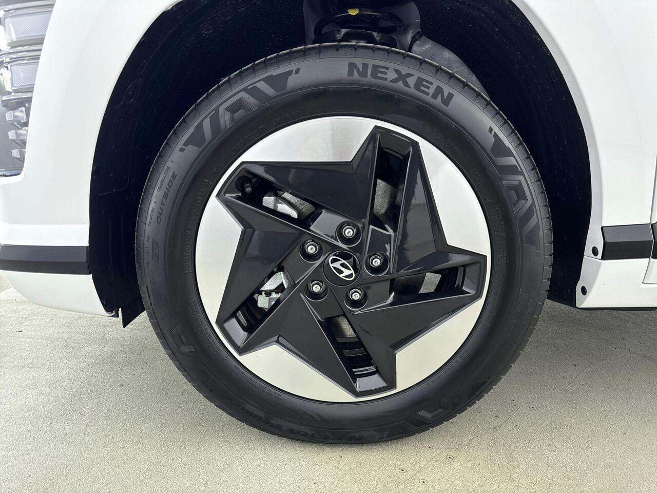 Hyundai Kona Electric Comfort Smart 65.4 kWh | Nieuw, snel leverbaar | ¤ 5.000,- VOORDEEL!