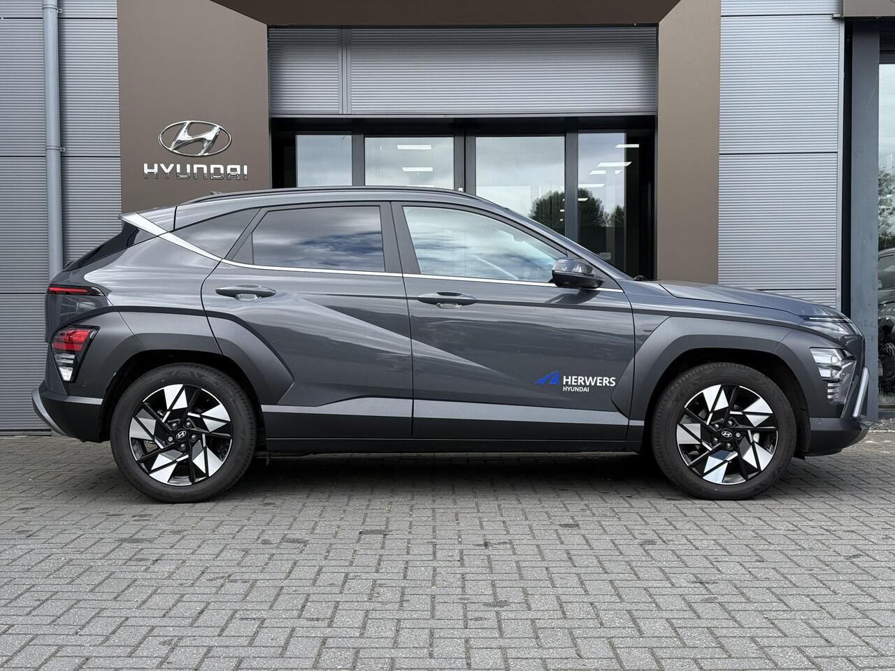 Hyundai Kona 1.6 GDI HEV Premium / Demo Actie / Leder / Elek. Bedienbare Voorstoelen / Stoel- & Stuurverwarming / Stoelverkoeling / 360 Camera /