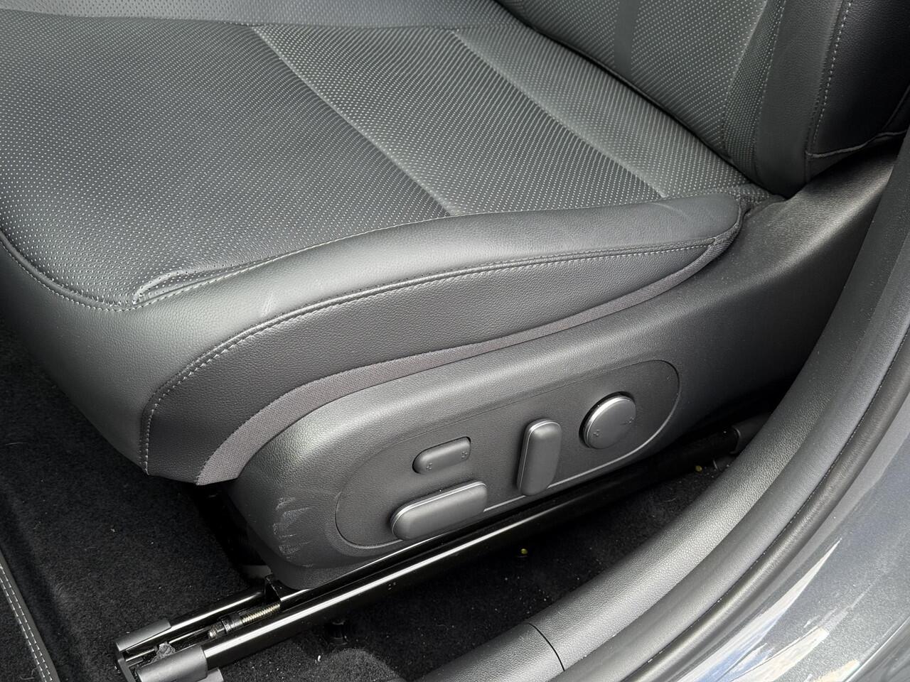 Hyundai Kona 1.6 GDI HEV Premium / Demo Actie / Leder / Elek. Bedienbare Voorstoelen / Stoel- & Stuurverwarming / Stoelverkoeling / 360 Camera /