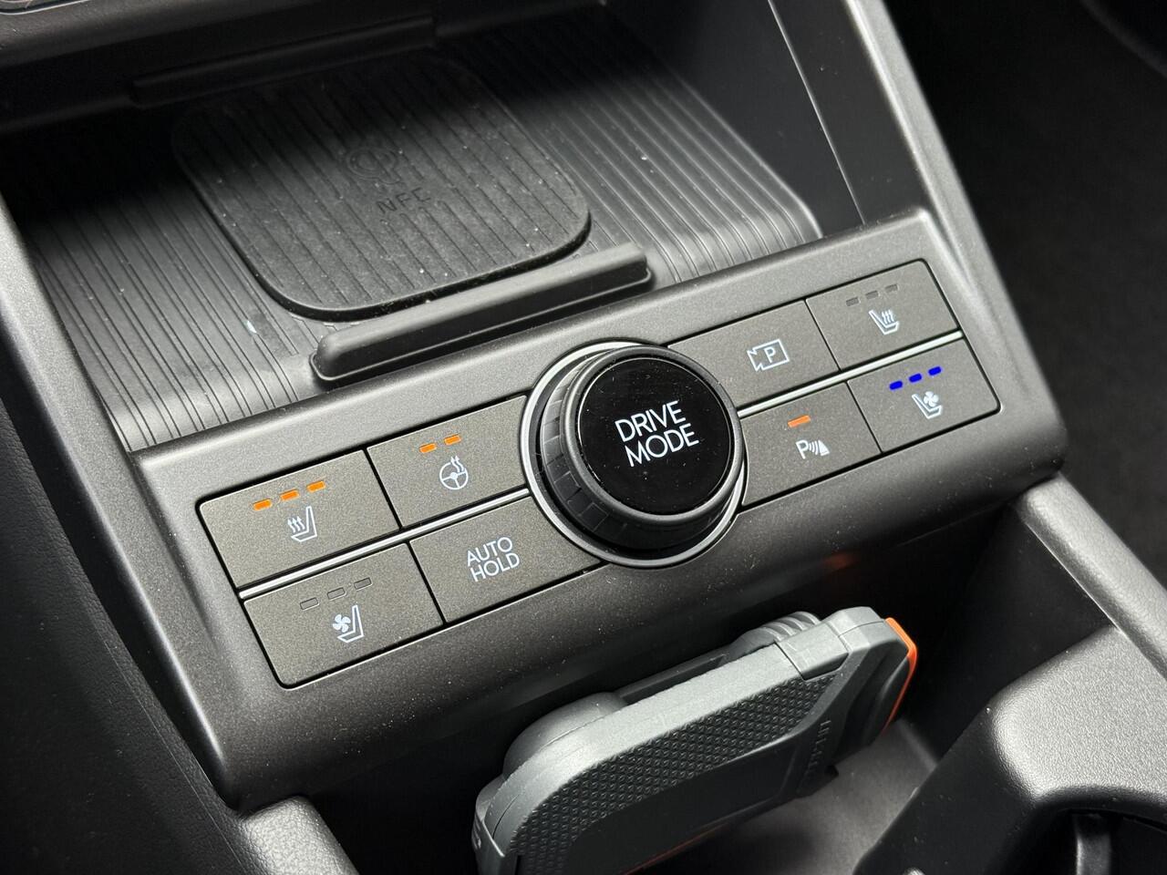 Hyundai Kona Electric Premium 65.4 kWh / Elektrische stoelen met geheugen / Stoel verkoeling+verwarming / 360º Camera / Keyless / Elektrische Achterklep / Apple carplay&Android auto /