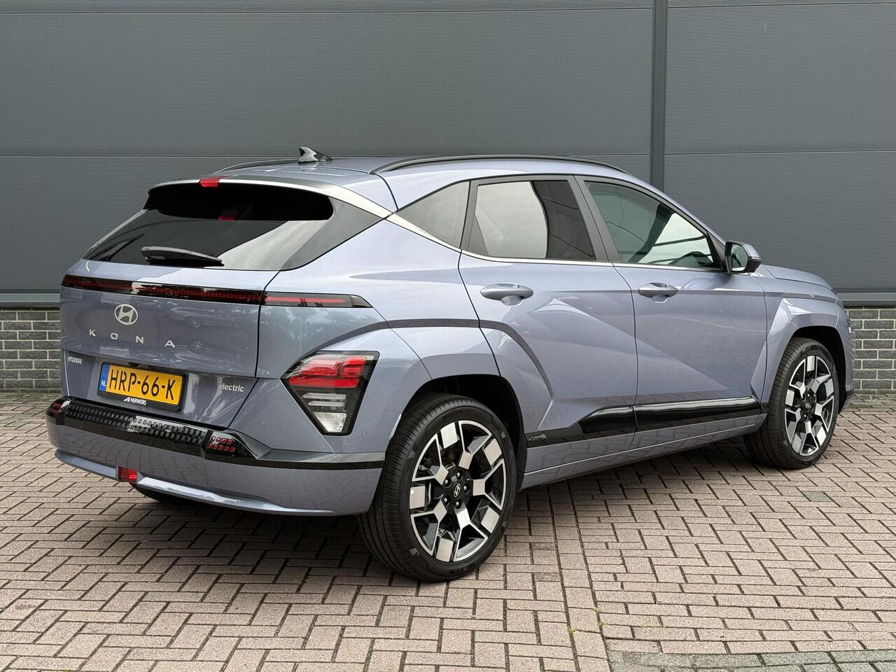Hyundai Kona Electric Premium 65.4 kWh / Elektrische stoelen met geheugen / Stoel verkoeling+verwarming / 360º Camera / Keyless / Elektrische Achterklep / Apple carplay&Android auto /