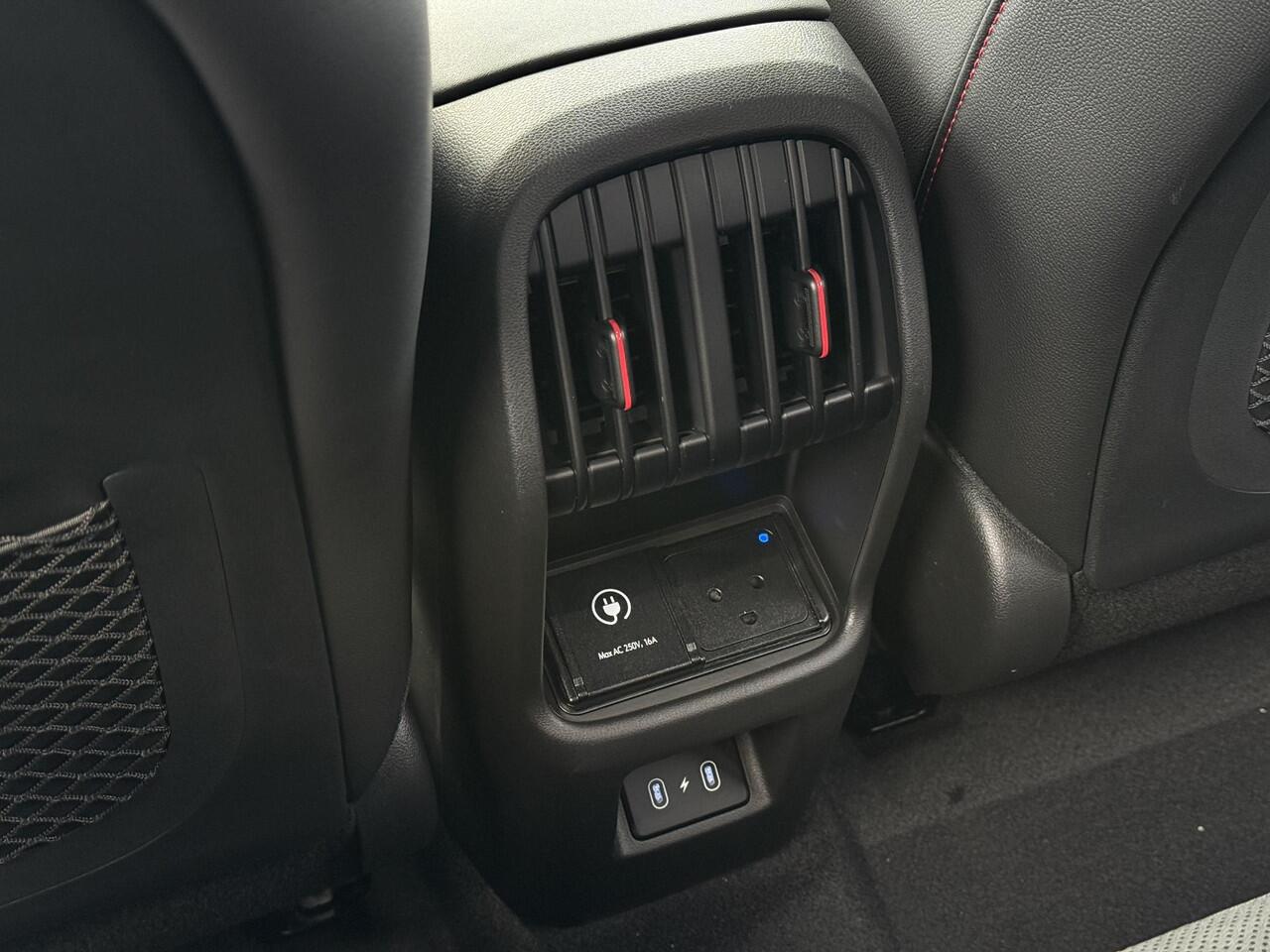 Hyundai Kona Electric N Line 65.4 kWh / Dynamische Routeplanner / Climate Control / Adaptive Cruise Control / 360 Camera / Stoel- & Stuurverwarming / Stoelverkoeling / Snel Leverbaar! /