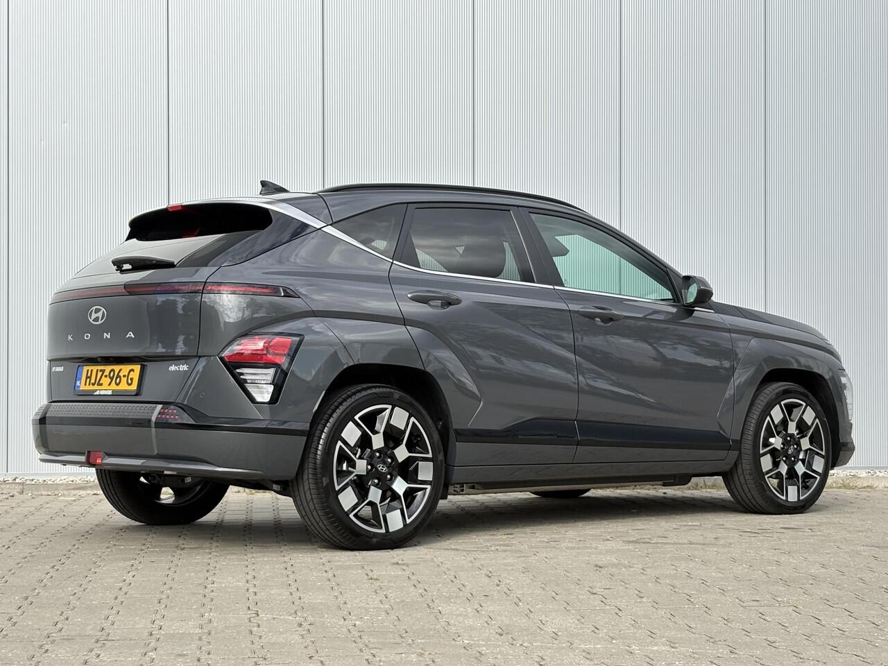 Hyundai Kona Electric Premium 65.4 kWh / Airco/ Cruise control/ Stoelverwarming-verkoeling/ Kunstlederen bekleding/ Navigatie/ Apple Carplay/Android Auto/
