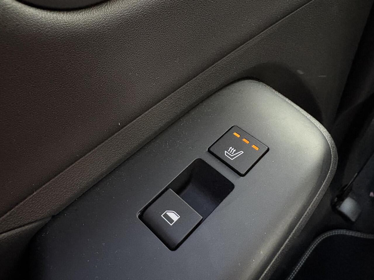 Hyundai Kona Electric Premium 65.4 kWh / Airco/ Cruise control/ Stoelverwarming-verkoeling/ Kunstlederen bekleding/ Navigatie/ Apple Carplay/Android Auto/