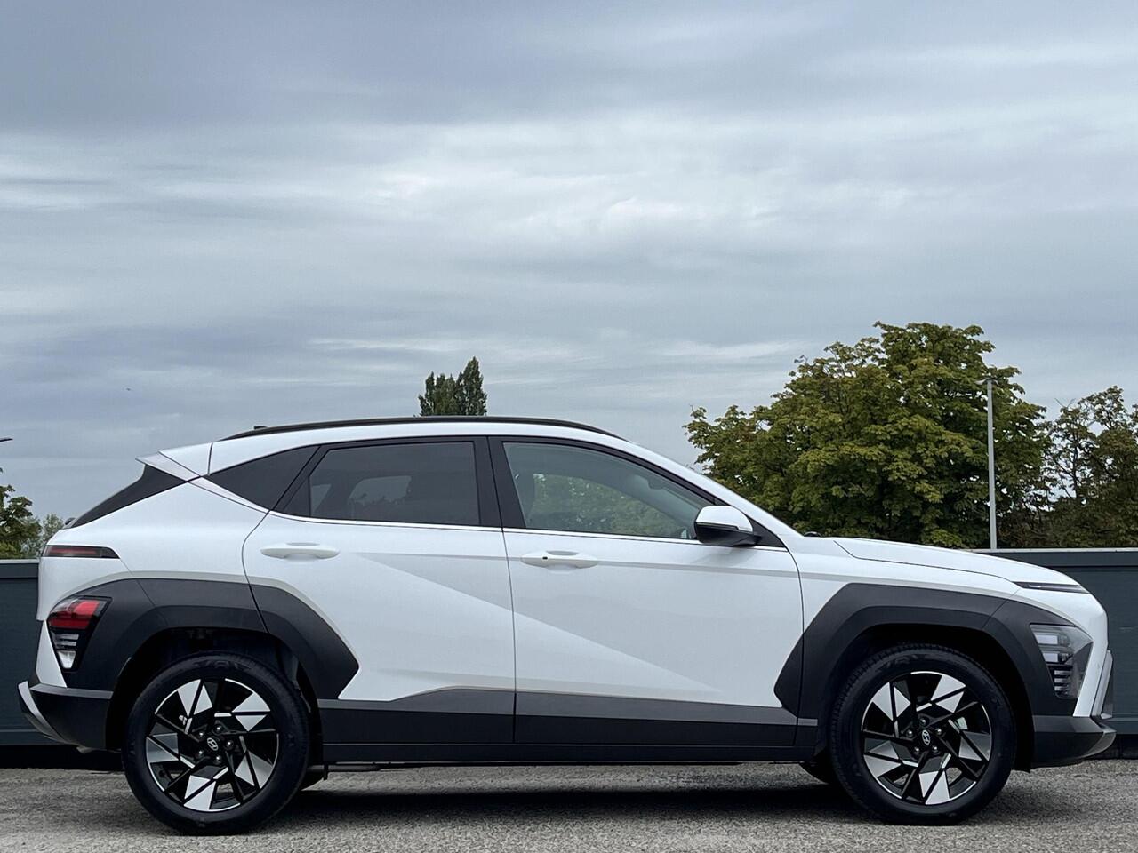 Hyundai Kona 1.6 GDI HEV Comfort Smart | DEMOVOORDEEL | ELEK. ACHTERKLEP | 18 INCH |