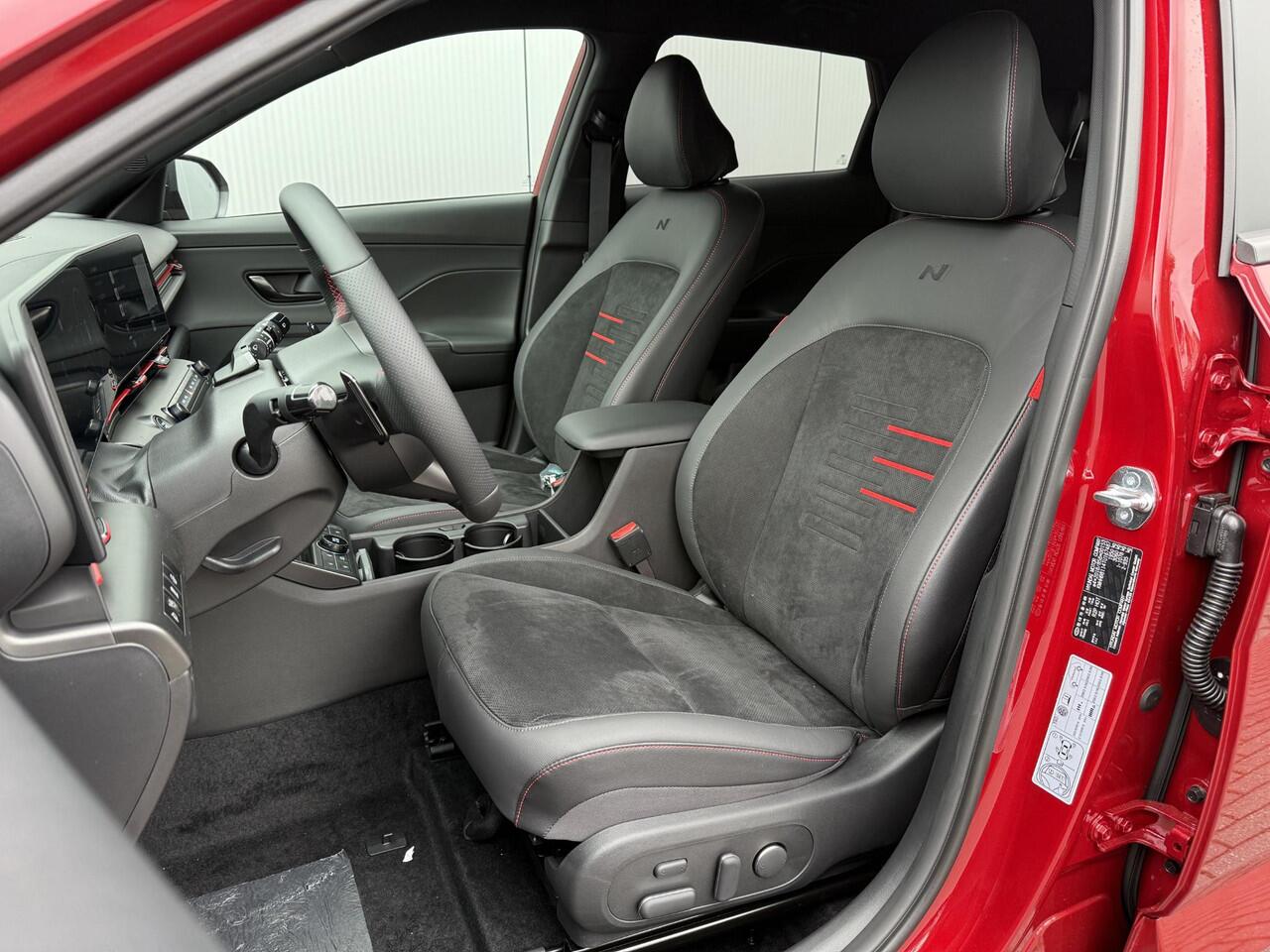 Hyundai Kona 1.6 GDI HEV N Line / Modeljaar 2026 / 3000 Korting / Stoelverkoeling / Stuurverwarming / Stoelverwarming Voor + Achter / Snel Leverbaar! /