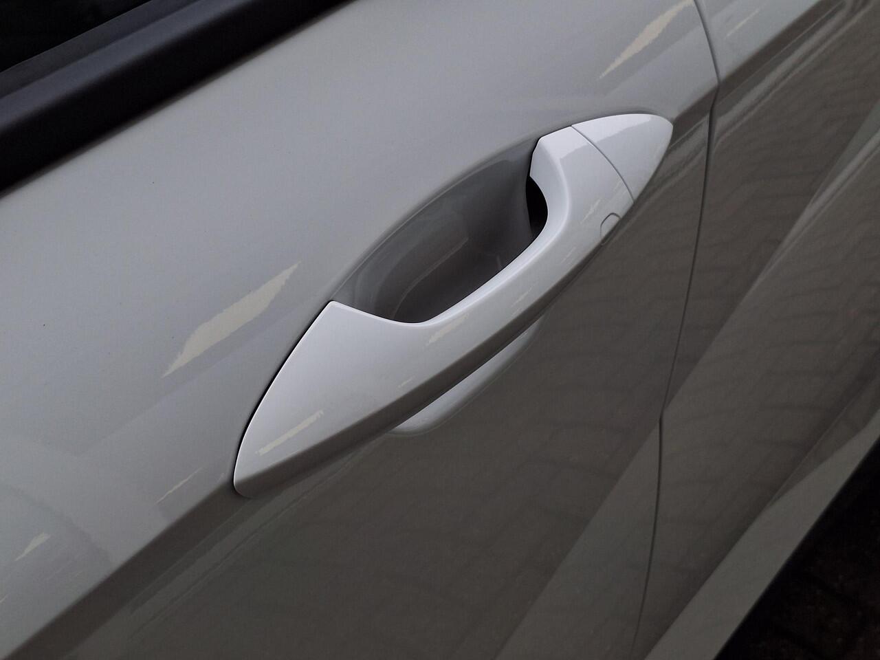 Hyundai Kona 1.6 GDI HEV N Line Sky | Apple Carplay/Android Auto | Elektrische verstelbare stoelen met geheugen | Stoel/stuur verwarming | Elektrische achterklep | 360 graden camera |