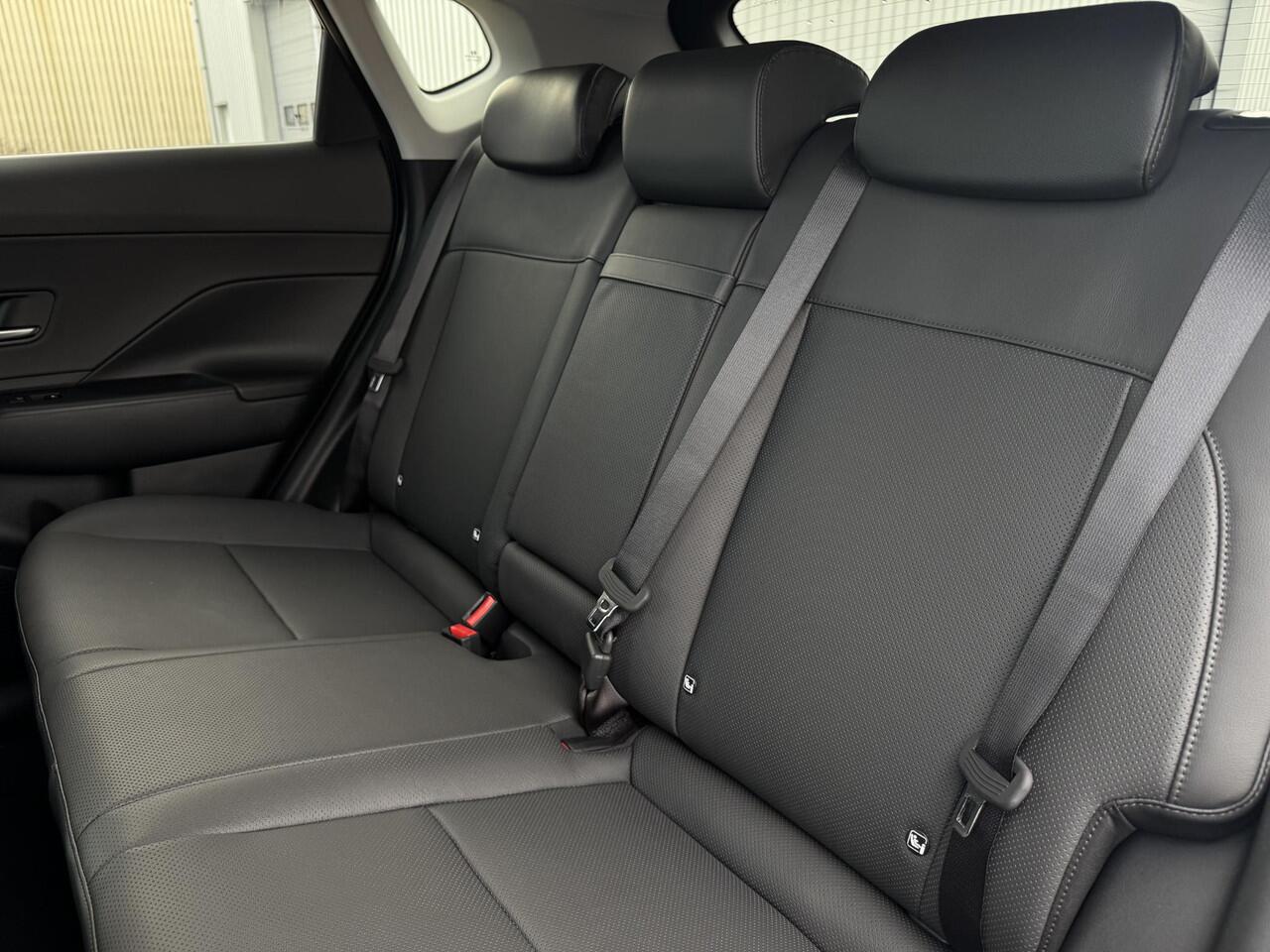 Hyundai Kona Electric Premium 65.4 kWh | 7.500,- korting! | Uit voorraad leverbaar! | Elektrische stoelen | Stoelgeheugen | Stoel/stuurverwarming | Stoelverkoeling | 2e zit-rij stoelverwarming | Lederen bekleding | 360* camera | Adaptive cruisecontrol | Active lane-ke