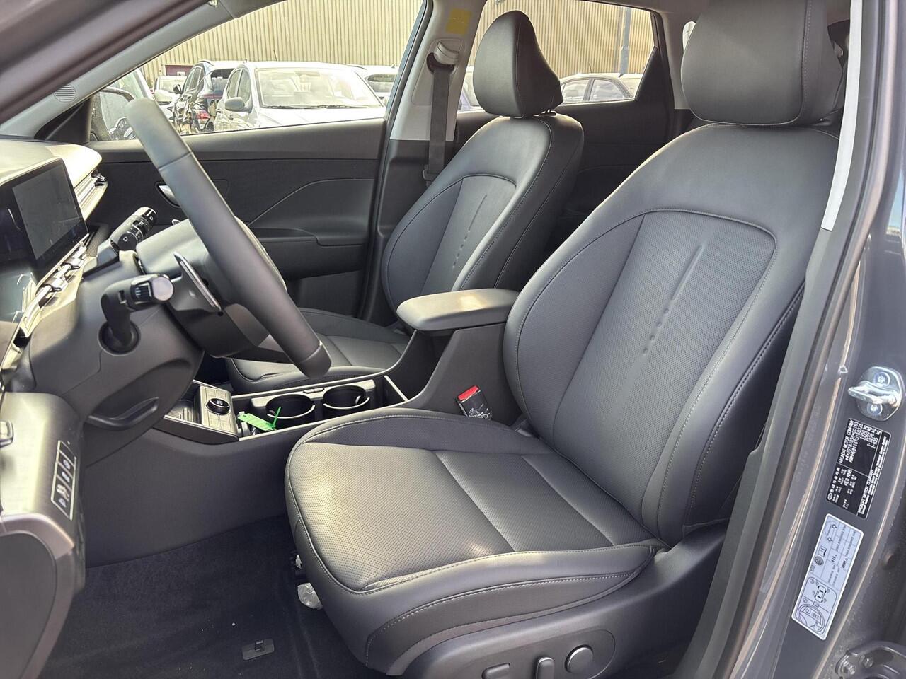 Hyundai Kona 1.6 GDI HEV Premium | 4.000,- korting! | Uit voorraad leverbaar! | Elektrische stoelen | Stoel/stuurverwarming | Stoelverkoeling | 2e zit-rij stoelverwarming | Lederen bekleding | 360* camera | Adaptive cruisecontrol | Active lane-keeping |