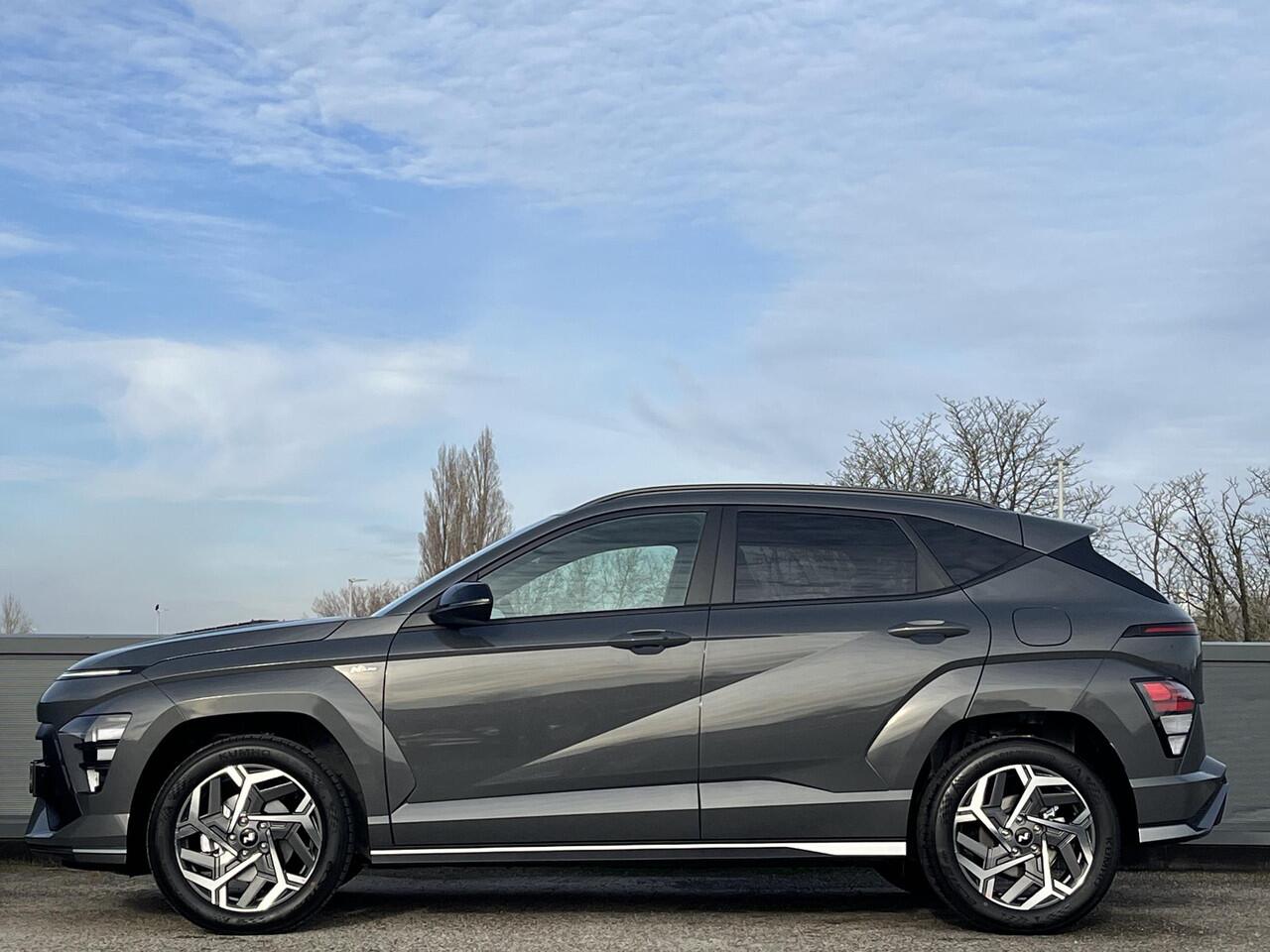 Hyundai Kona 1.6 GDI HEV N Line Edition | N-Line exterieur & Pack N-Line interieur | 18'' Lichtmetalen velgen 2-tone | Direct leverbaar | Donker getint glas |