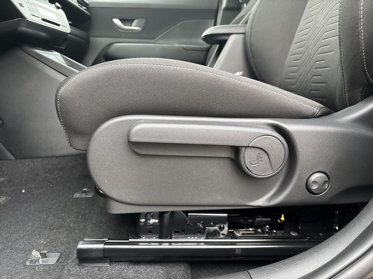 Hyundai Kona Electric Comfort Smart 64.8 kWh Apple Carplay / Android Auto | Adaptieve Cruise Control | Stoel / Stuurverwarming | Camera | LED-Verlichting | Uit Voorraad Leverbaar | Warmte Pomp |