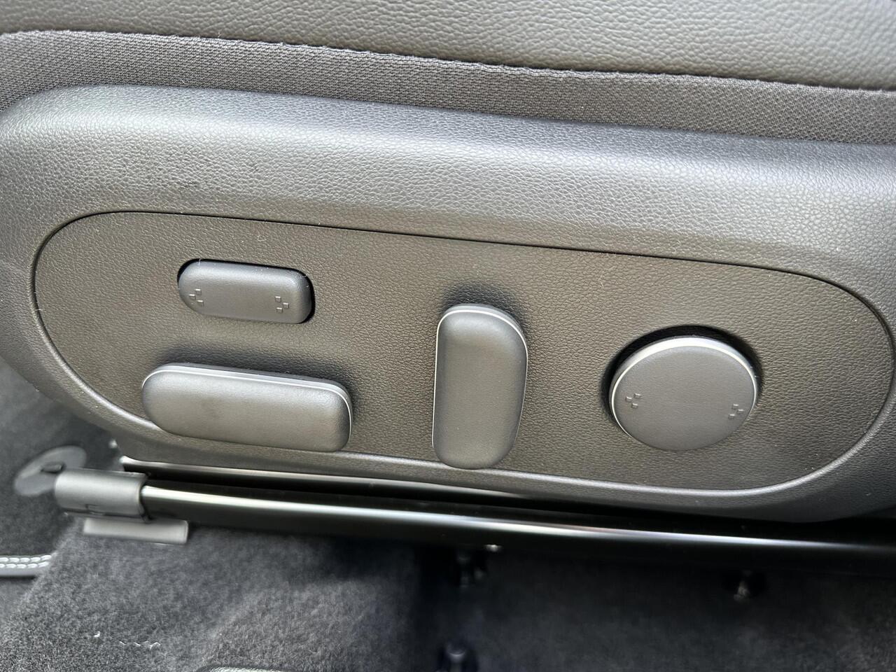 Hyundai Kona 1.6 GDI HEV Premium | Apple Carplay / Android Auto | Stoel Geheugen | Stoel / Stuur Verwarming | Elektrische Achterklep | Uit Voorraad Leverbaar |