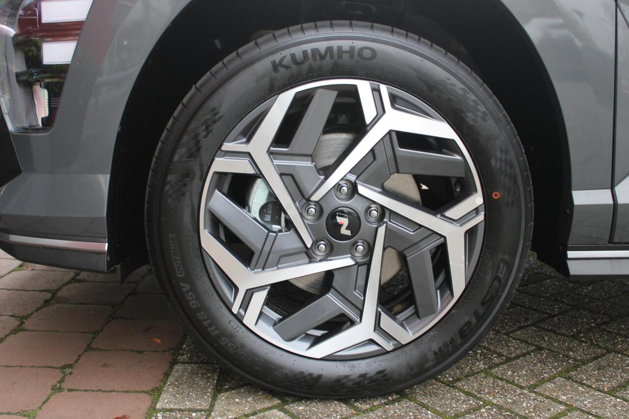 Hyundai Kona 1.6 GDI 130PK HEV N LINE | *NIEUWE AUTO!* | NAVIGATIE | DRAADLOZE APPLE CARPLAY/ANDROID AUTO | ADAPTIVE CRUISE CONTROL | CLIMATE CONTROL | DODEHOEK DETECTIE | DRAADLOZE TELEFOONLADER | 18" LICHTMETALEN VELGEN | ACHTERUITRIJ CAMERA | PARKEERSENSOREN VOOR 