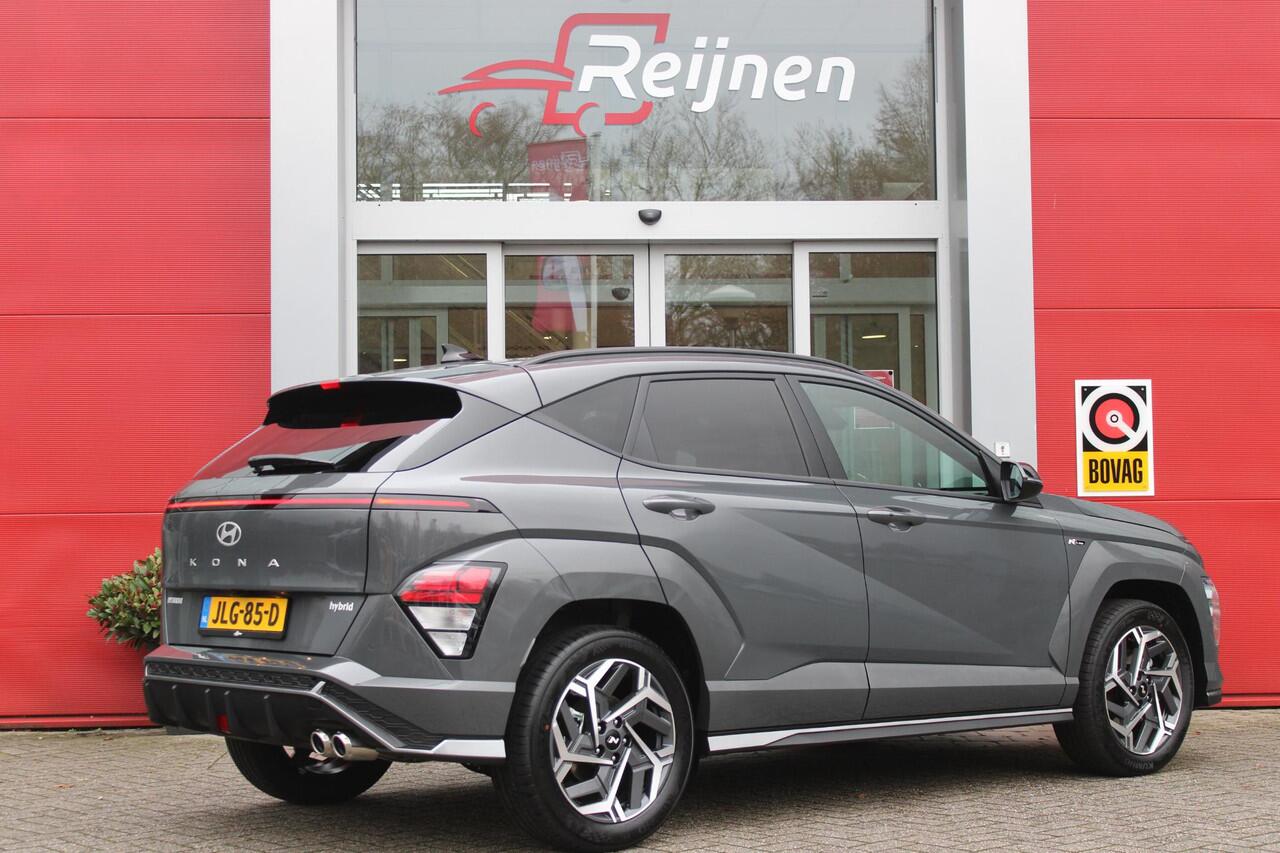 Hyundai Kona 1.6 GDI 130PK HEV N LINE | *NIEUWE AUTO!* | NAVIGATIE | DRAADLOZE APPLE CARPLAY/ANDROID AUTO | ADAPTIVE CRUISE CONTROL | CLIMATE CONTROL | DODEHOEK DETECTIE | DRAADLOZE TELEFOONLADER | 18" LICHTMETALEN VELGEN | ACHTERUITRIJ CAMERA | PARKEERSENSOREN VOOR 