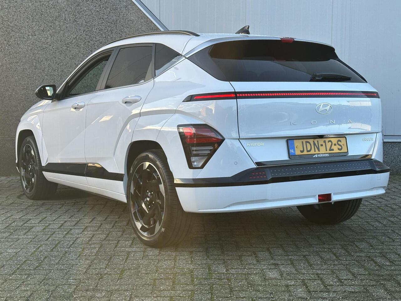 Hyundai Kona Electric Comfort Smart + BCA 48.4 kWh / Navigatie / Blind-Spot Collision-Avoidance Assist / Adaptieve Cruise Control / 19 inch N-Velgen
