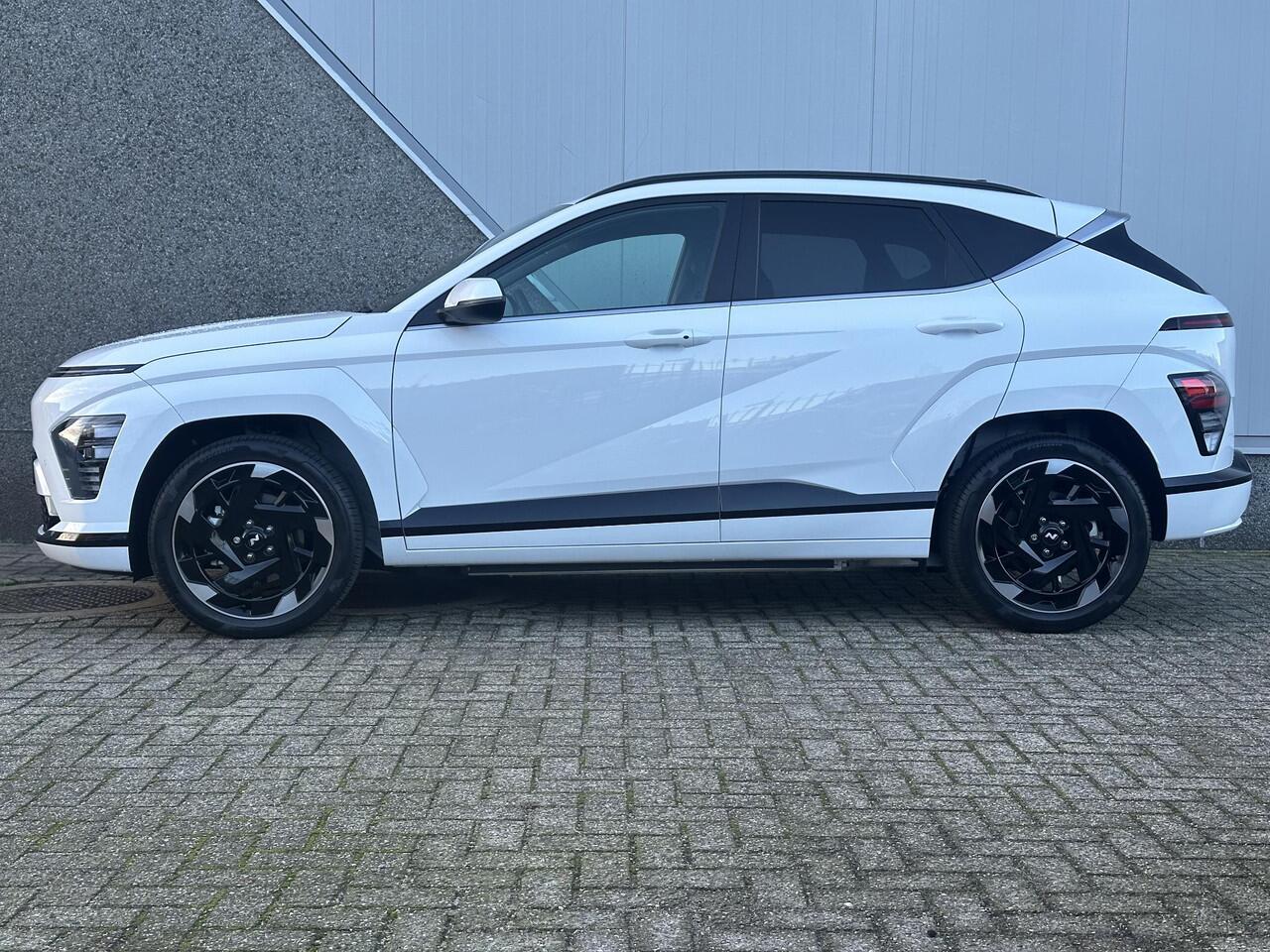 Hyundai Kona Electric Comfort Smart + BCA 48.4 kWh / Navigatie / Blind-Spot Collision-Avoidance Assist / Adaptieve Cruise Control / 19 inch N-Velgen