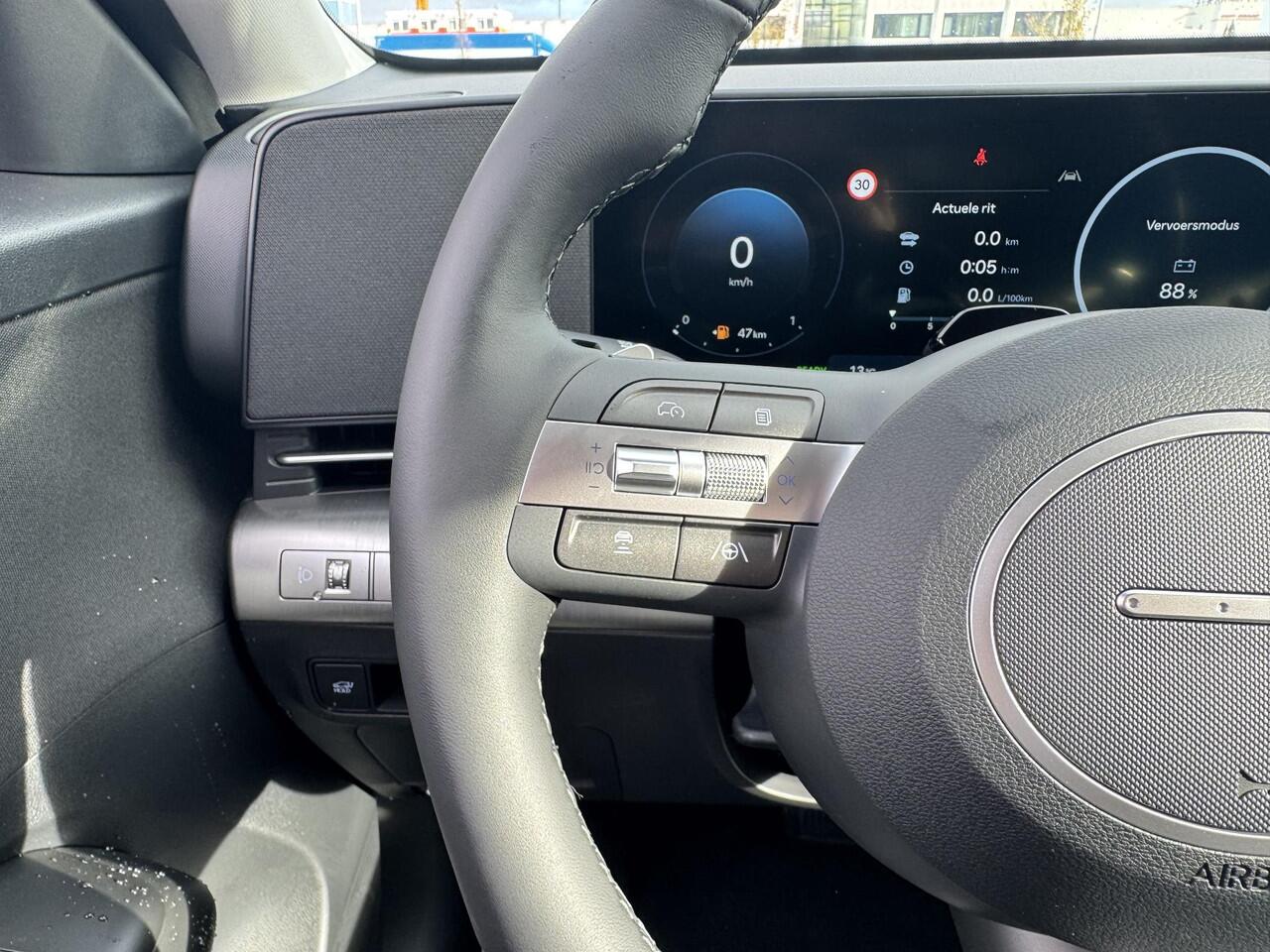 Hyundai Kona 1.6 GDI HEV Comfort Smart | 4.000,- korting! | Uit voorraad leverbaar! | Cruise Control | Navigatie | Camera | Lichtmetaal |