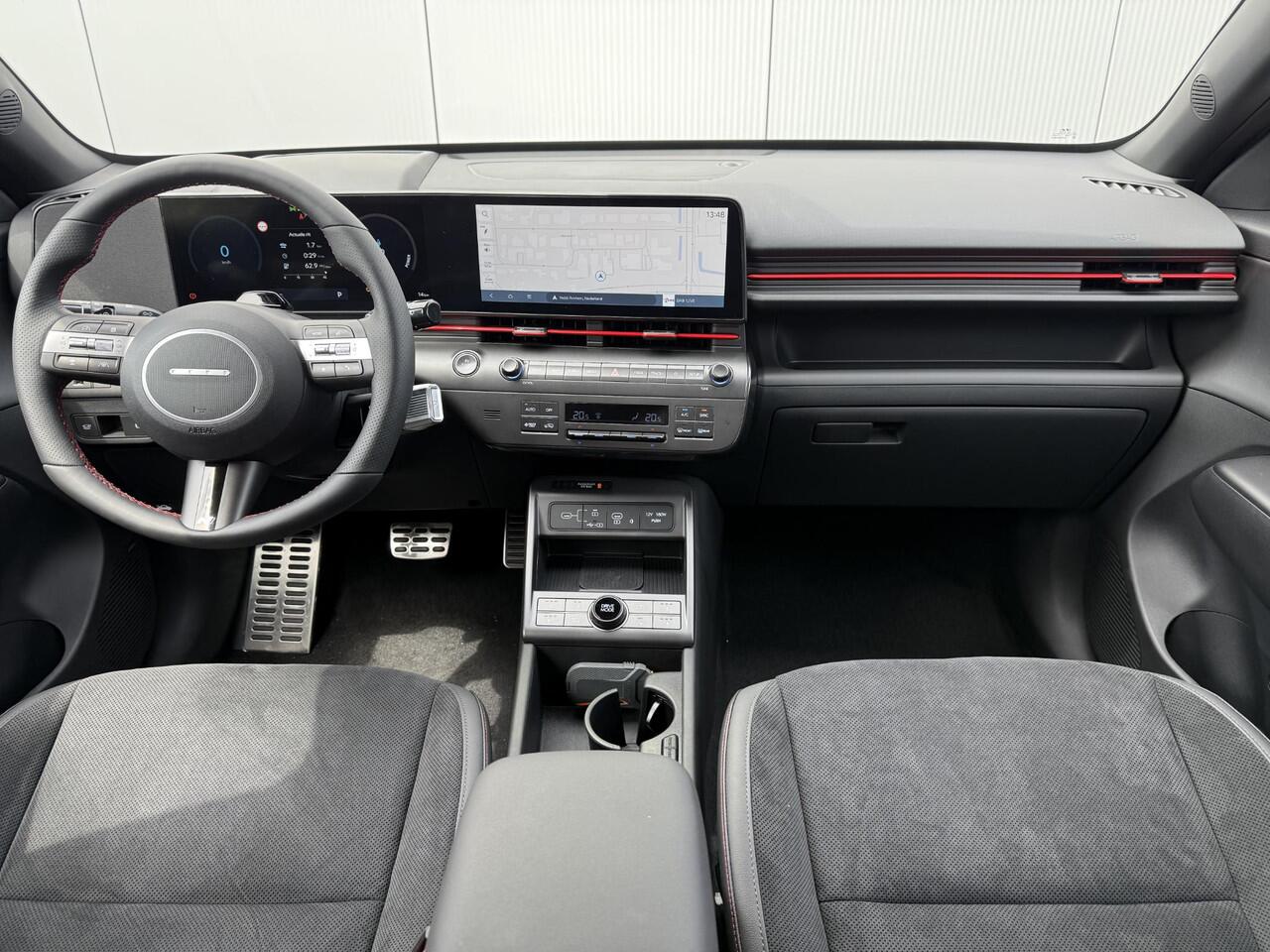 Hyundai Kona Electric N Line 65.4 kWh / Dynamische Routeplanner / Climate Control / Adaptive Cruise Control / 360 Camera / Stoel- & Stuurverwarming / Stoelverkoeling / Snel Leverbaar! /