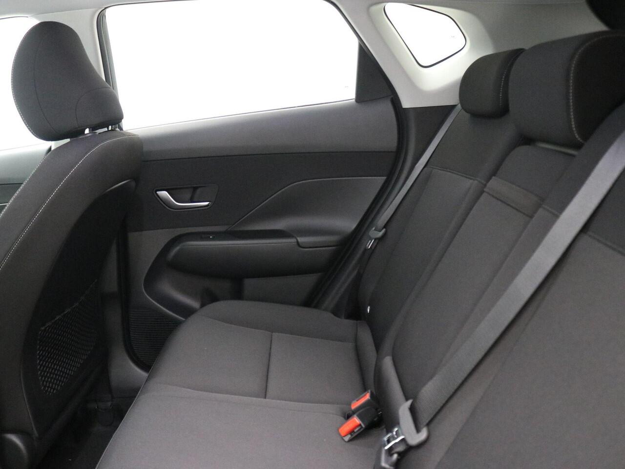 Hyundai Kona 1.6 GDI HEV Comfort Smart AUTOMAAT / Navigatie / 18" LMV / Adaptieve Cruise Control / Parkeersensoren voor en achter / NL Auto / 5 Jaar Fabrieksgarantie / Achteruitrijcamera /