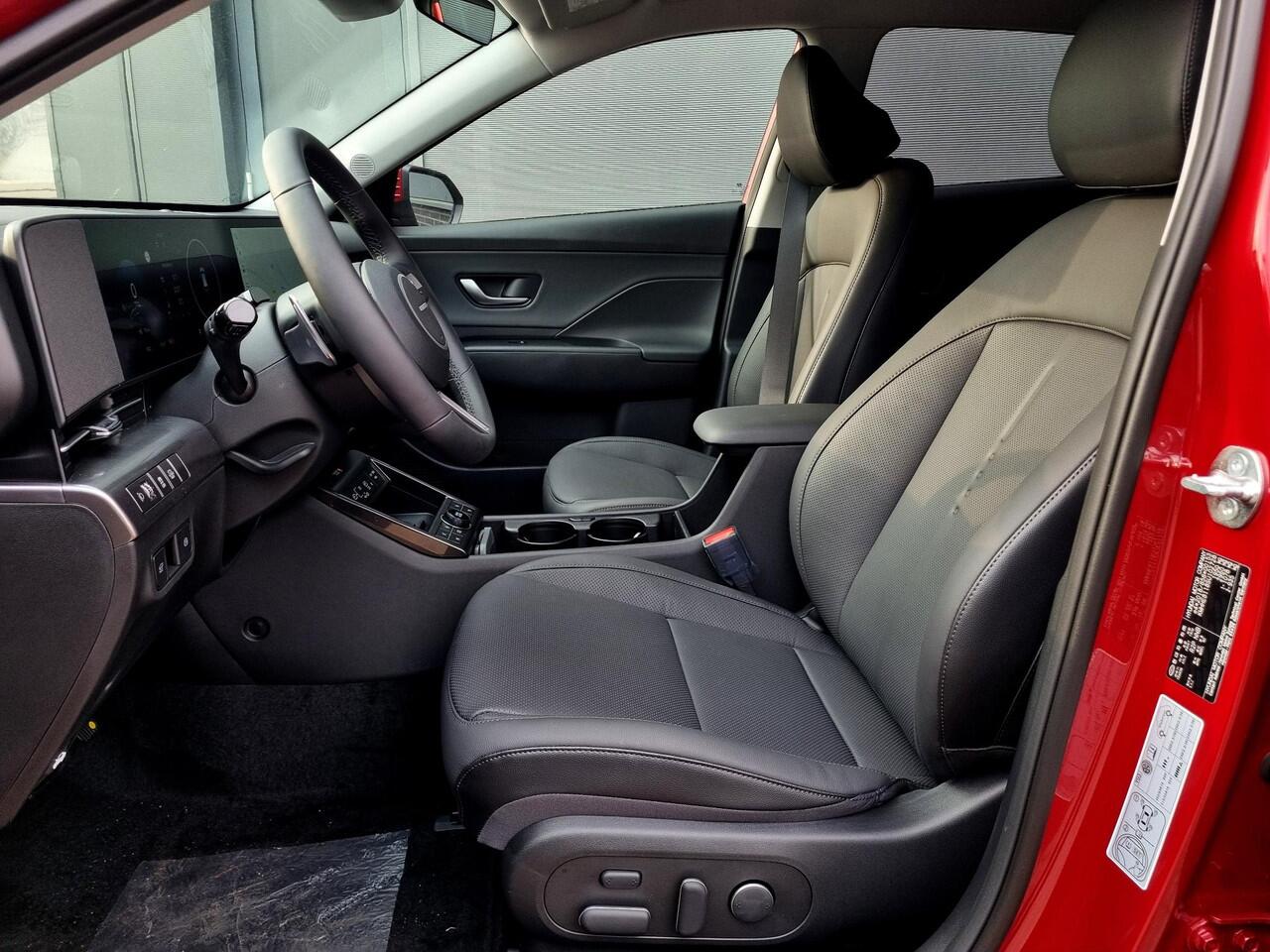 Hyundai Kona 1.6 GDI HEV Premium / Demo Actie / Leder / Elek. Bedienbare Voorstoelen / Stoel- & Stuurverwarming / Stoelverkoeling / 360 Camera /