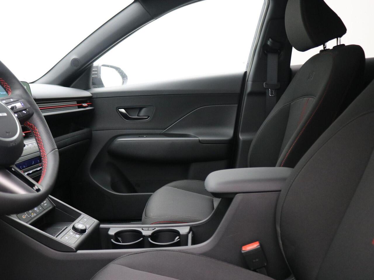 Hyundai Kona Electric N Line Business 64,8 MY 26 / 3-Fase / Dodehoekdetectie / Warmtepomp / 19 Inch / Navigatie / SoH 100% / Long range / LED verlichting /