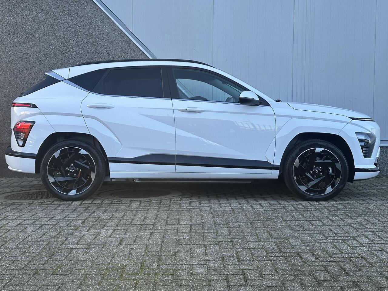 Hyundai Kona Electric Comfort Smart + BCA 48.4 kWh / Navigatie / Blind-Spot Collision-Avoidance Assist / Adaptieve Cruise Control / 19 inch N-Velgen