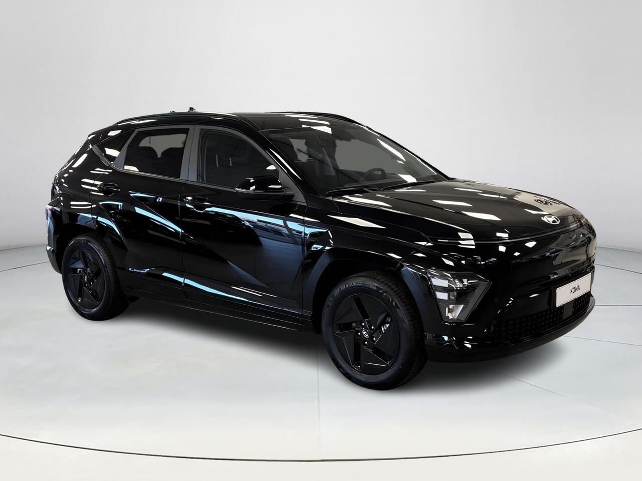 Hyundai Kona Electric Pure Edition 48.4 kWh | Uit voorraad leverbaar! | Parkeersensoren voor en achter | Adaptieve Cruise Control | Keyless entry en start |