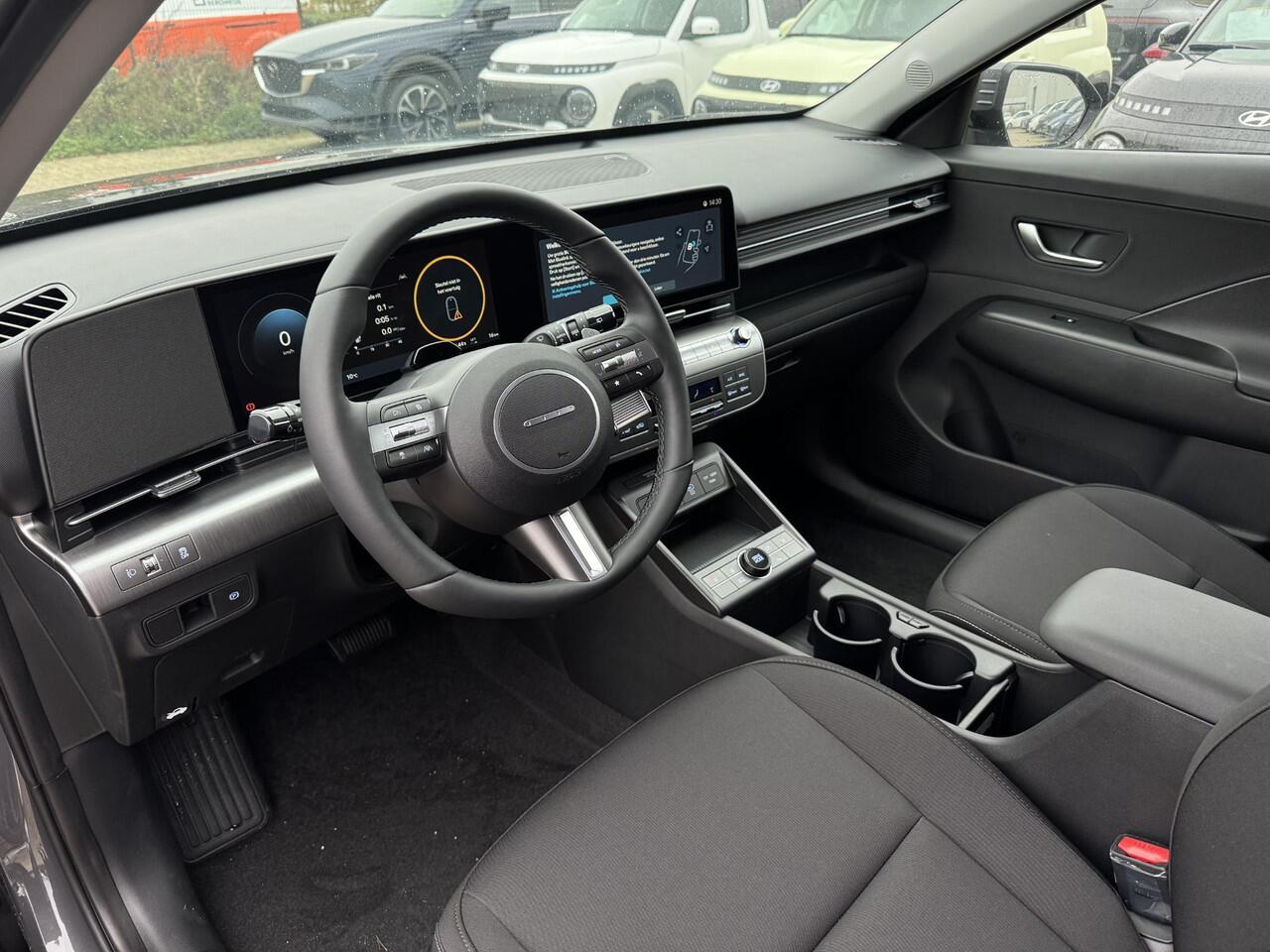 Hyundai Kona Electric Pure Edition 48.4 kWh | Uit voorraad leverbaar! | Parkeersensoren voor en achter | Adaptieve Cruise Control | Keyless entry en start |