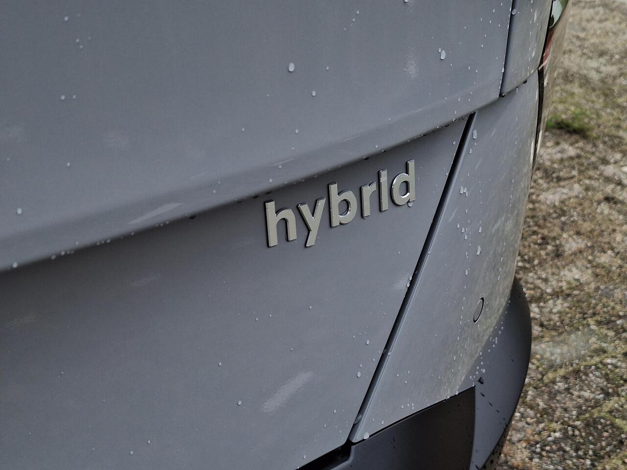 Hyundai Kona 1.6 GDI HEV Premium Sky | Uit voorraad leverbaar! | Schuif-/kantel dak | Elektrische stoelen | Stoel/stuurverwarming | Stoelverkoeling | 2e zit-rij stoelverwarming | Lederen bekleding | 360* camera | Adaptive cruisecontrol | Active lane-keeping |