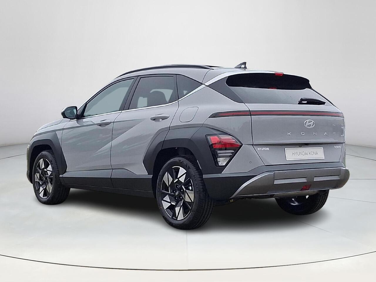 Hyundai Kona 1.6 GDI HEV Premium Sky | Uit voorraad leverbaar! | Schuif-/kantel dak | Elektrische stoelen | Stoel/stuurverwarming | Stoelverkoeling | 2e zit-rij stoelverwarming | Lederen bekleding | 360* camera | Adaptive cruisecontrol | Active lane-keeping |