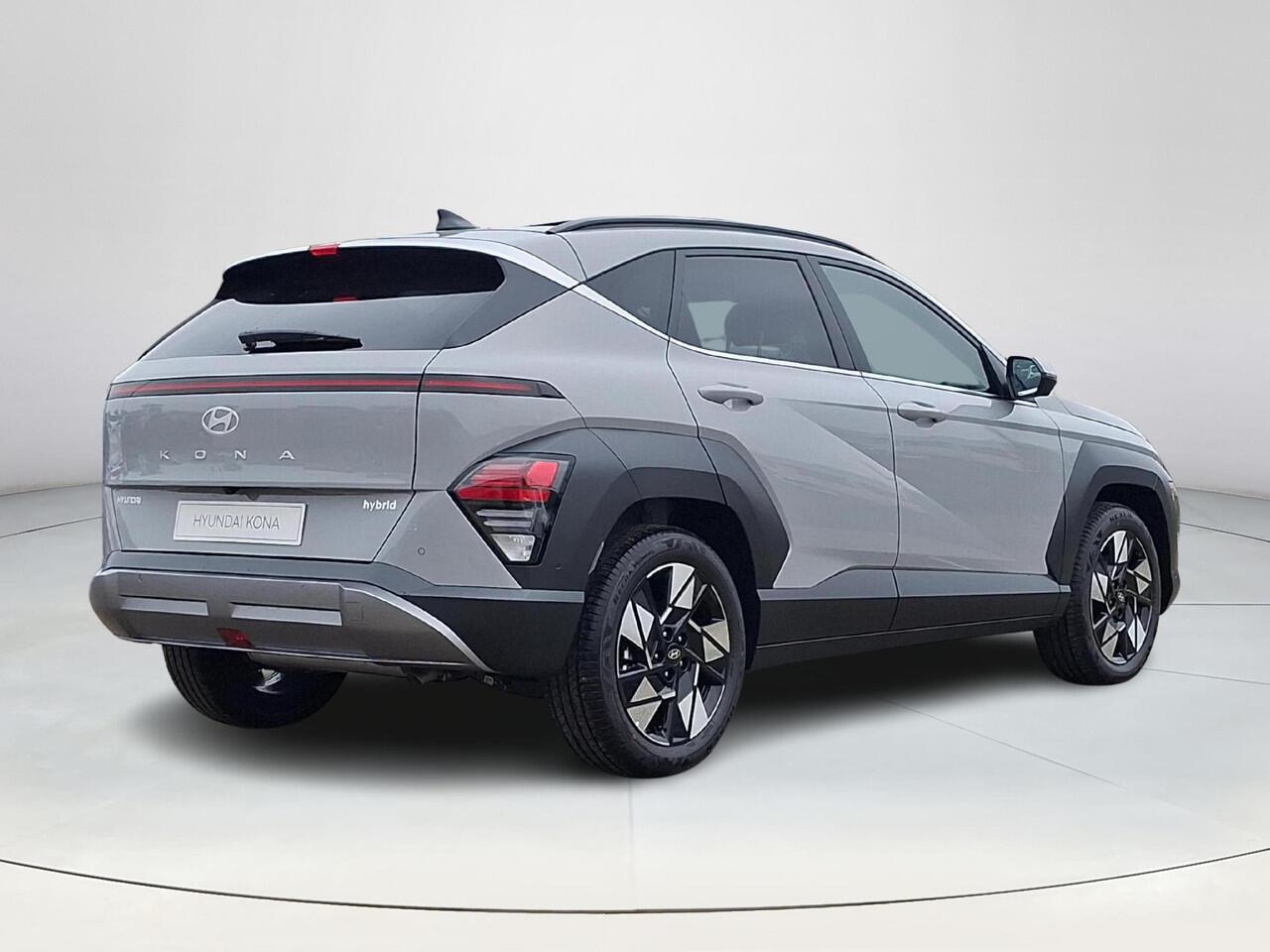 Hyundai Kona 1.6 GDI HEV Premium Sky | Uit voorraad leverbaar! | Schuif-/kantel dak | Elektrische stoelen | Stoel/stuurverwarming | Stoelverkoeling | 2e zit-rij stoelverwarming | Lederen bekleding | 360* camera | Adaptive cruisecontrol | Active lane-keeping |