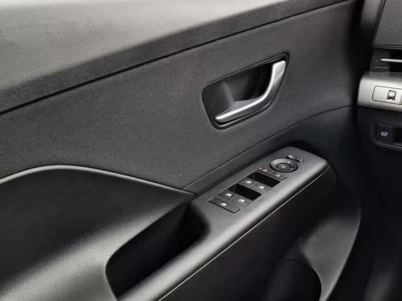 Hyundai Kona 1.6 GDI HEV Comfort Smart | Rijklaarprijs! | Speciale Korting | Adaptief Cruise Control | Apple CarPlay/Android Auto |