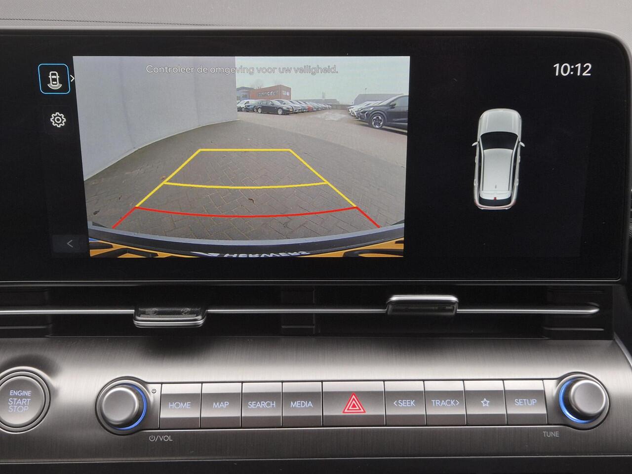 Hyundai Kona 1.6 GDI HEV Comfort Smart Automaat / Fabrieksgarantie tot 2-2030 / Stuur- & Stoelverwarming / Adaptief cruise control / Achteruitrijcamera / Climate control / Keyless Entry/Start / Apple Carplay Android Auto / Navigatie / Parkeersensoren voor en achter /