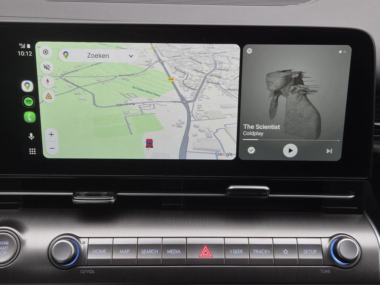 Hyundai Kona 1.6 GDI HEV Comfort Smart Automaat / Fabrieksgarantie tot 2-2030 / Stuur- & Stoelverwarming / Adaptief cruise control / Achteruitrijcamera / Climate control / Keyless Entry/Start / Apple Carplay Android Auto / Navigatie / Parkeersensoren voor en achter /