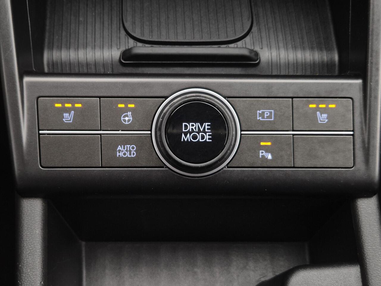Hyundai Kona 1.6 GDI HEV Comfort Smart Automaat / Fabrieksgarantie tot 2-2030 / Stuur- & Stoelverwarming / Adaptief cruise control / Achteruitrijcamera / Climate control / Keyless Entry/Start / Apple Carplay Android Auto / Navigatie / Parkeersensoren voor en achter /