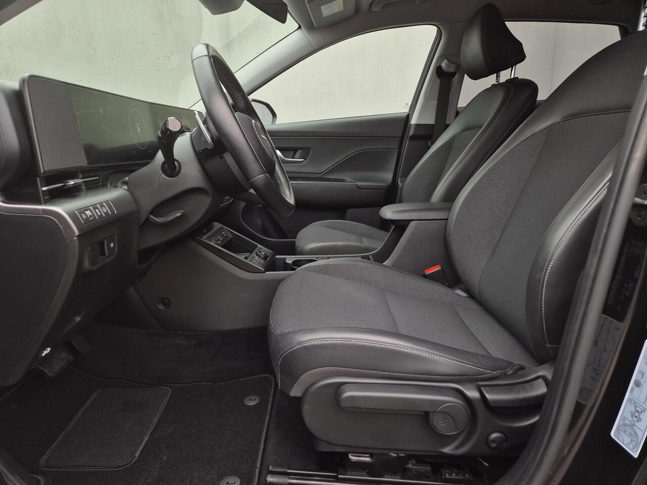 Hyundai Kona 1.6 GDI HEV Comfort Smart Automaat / Fabrieksgarantie tot 2-2030 / Stuur- & Stoelverwarming / Adaptief cruise control / Achteruitrijcamera / Climate control / Keyless Entry/Start / Apple Carplay Android Auto / Navigatie / Parkeersensoren voor en achter /