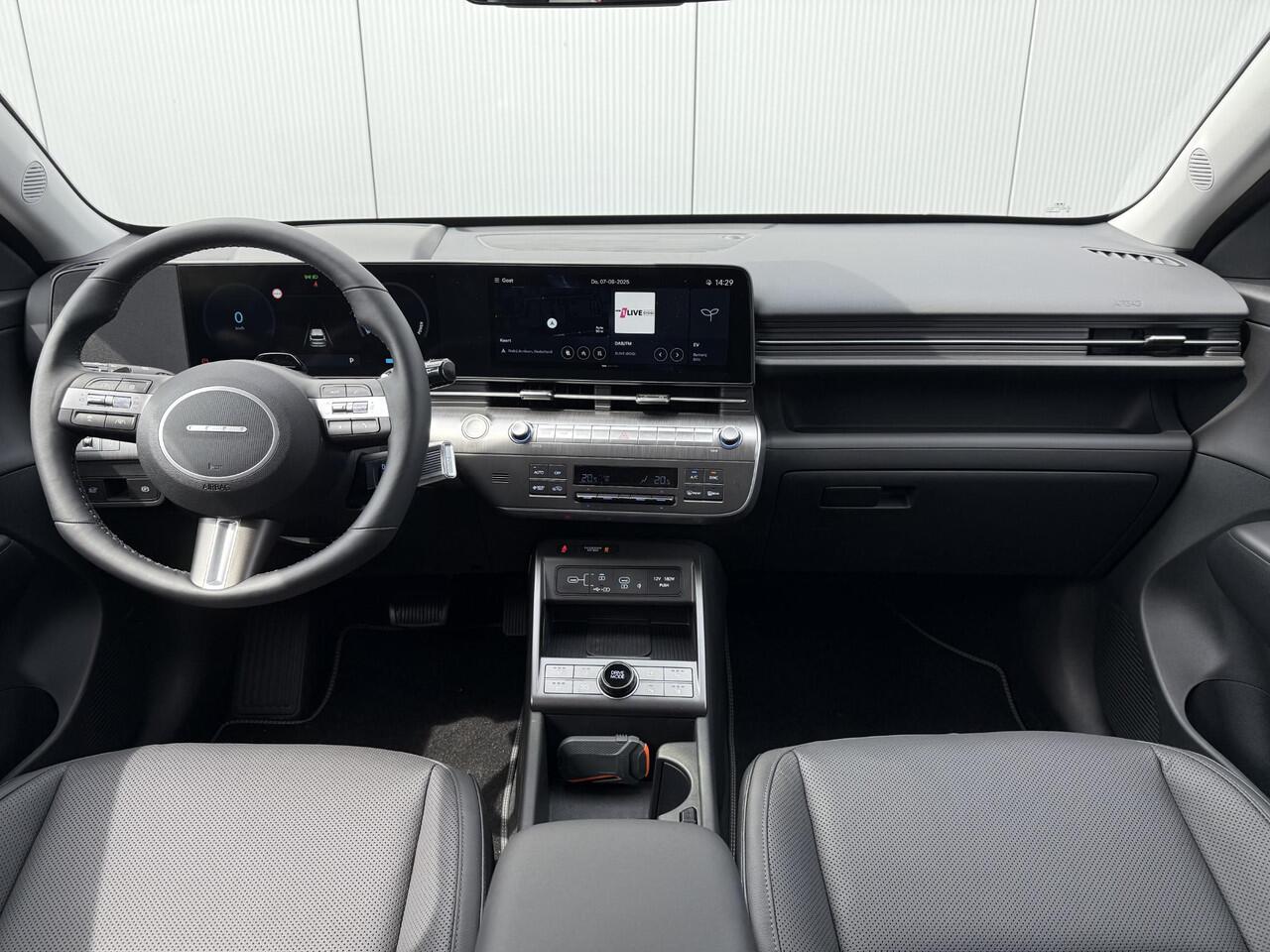 Hyundai Kona Electric Premium 65.4 kWh / Leder / Climate Control / Adaptive Cruise Control / 360 Camera / Stoel- & Stuurverwarming / Stoelverkoeling / navigatie /
