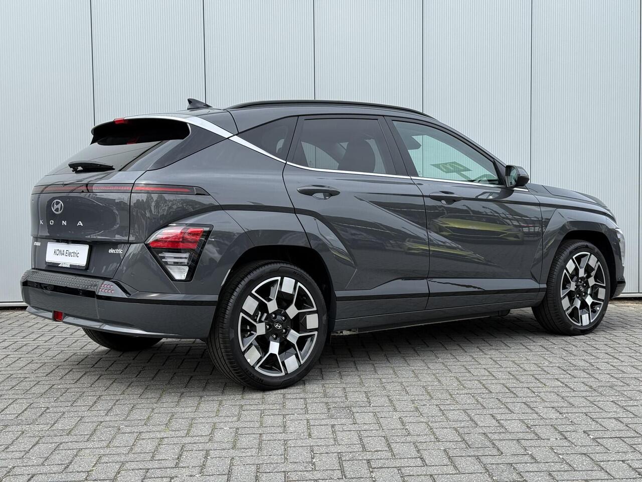 Hyundai Kona Electric Premium 65.4 kWh / Leder / Climate Control / Adaptive Cruise Control / 360 Camera / Stoel- & Stuurverwarming / Stoelverkoeling / navigatie /