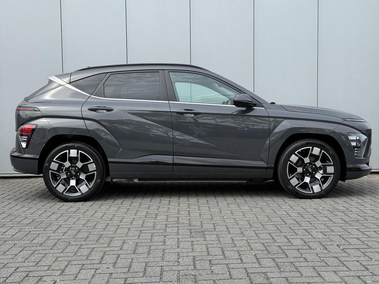 Hyundai Kona Electric Premium 65.4 kWh / Leder / Climate Control / Adaptive Cruise Control / 360 Camera / Stoel- & Stuurverwarming / Stoelverkoeling / navigatie /